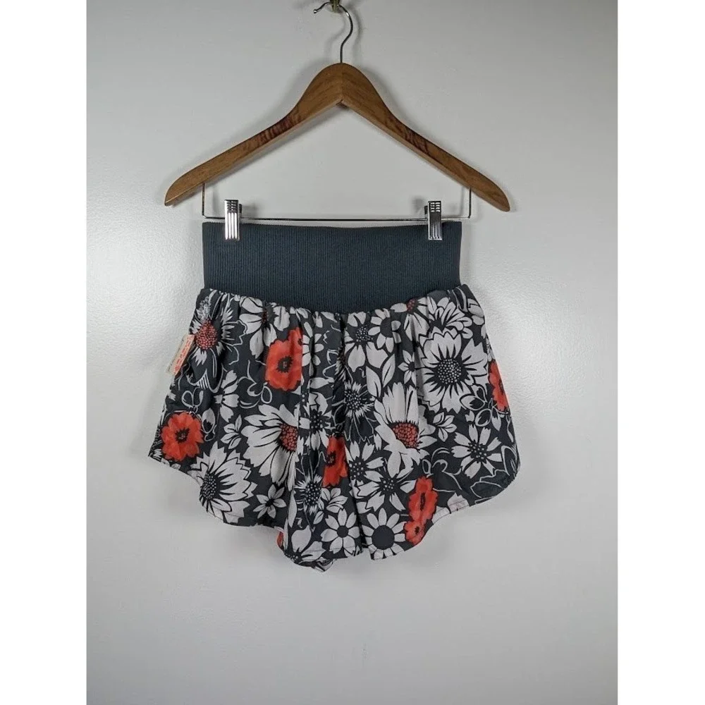 FP Movement Free People Carpe Diem Shorts Size Large Floral‎ Athletic Yoga NEW